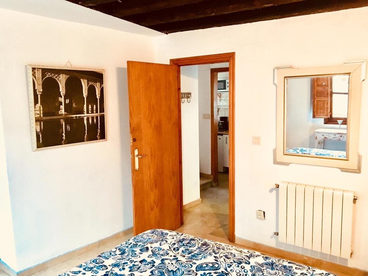Charming Apartments De Gomerez Гранада Екстериор снимка
