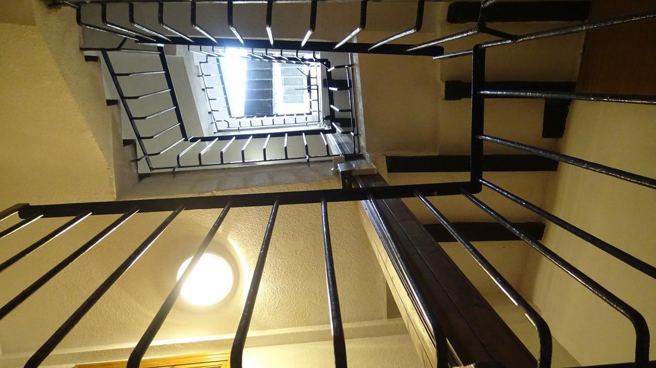 Charming Apartments De Gomerez Гранада Екстериор снимка