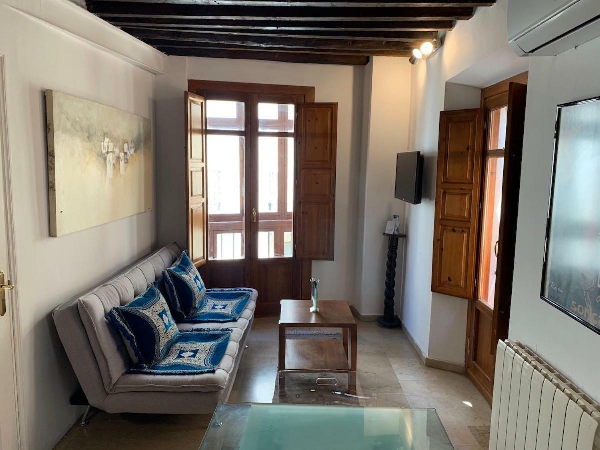 Charming Apartments De Gomerez Гранада Екстериор снимка