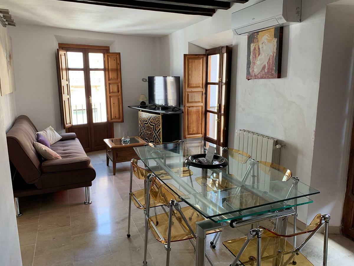 Charming Apartments De Gomerez Гранада Екстериор снимка